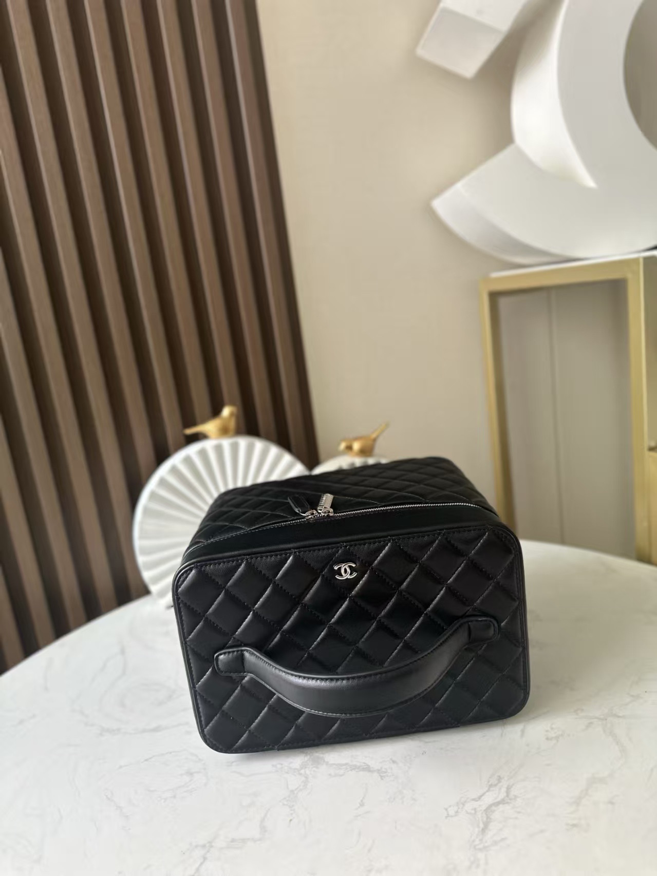 Ch*el quilted vanity case bags 25x16x18cm