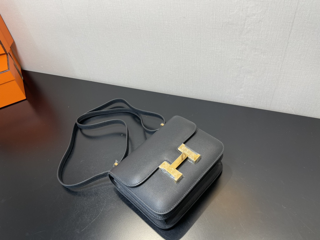 Hermès Constance 19 Epsom Gold Hardware 7.25" x 6.25" x 2.25"