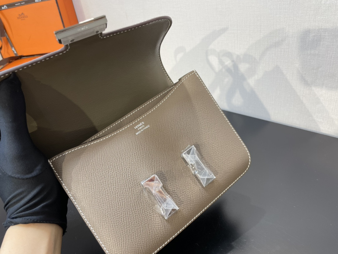 Hermès Constance 19 Epsom Silver Hardware 7.25" x 6.25" x 2.25"