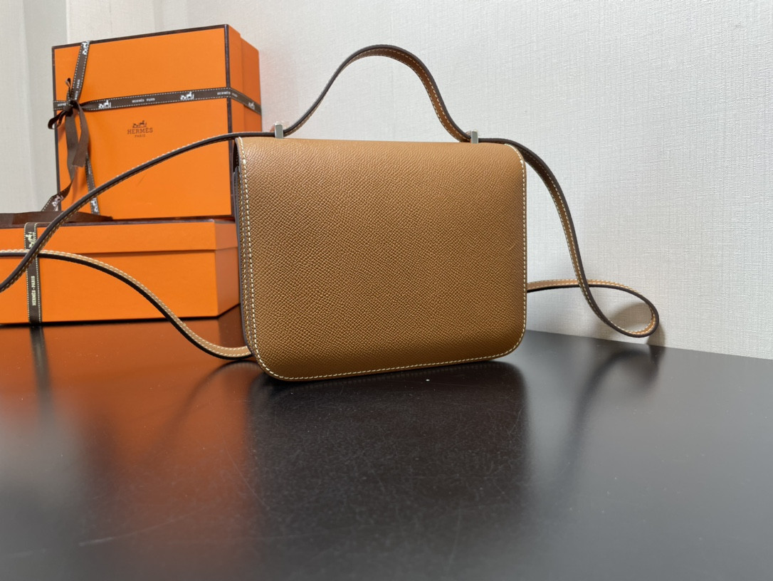 Hermès Constance 19 Epsom Silver Hardware 7.25" x 6.25" x 2.25"