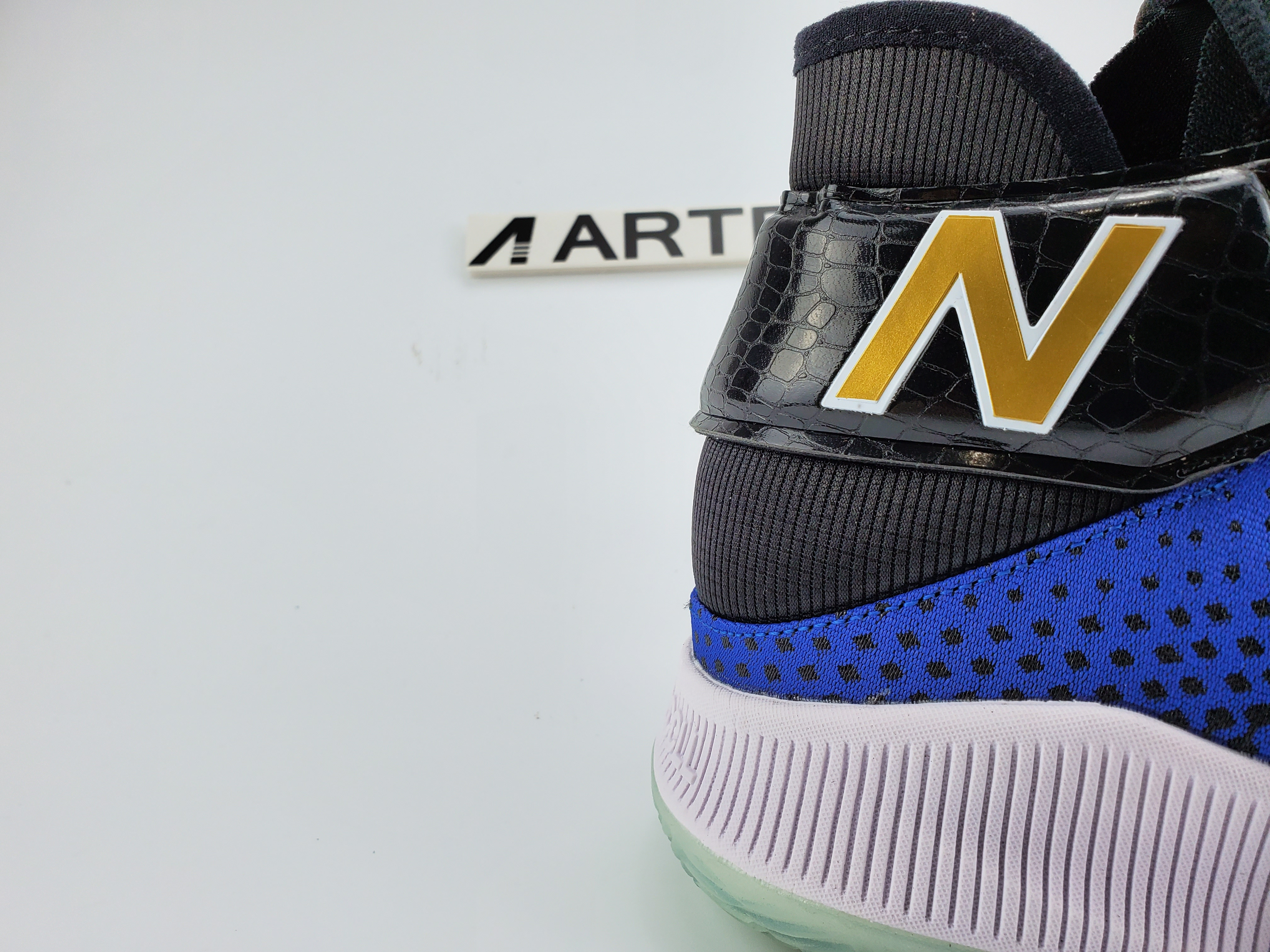 New Balance OMN1S Kawhi Leonard 2-Way