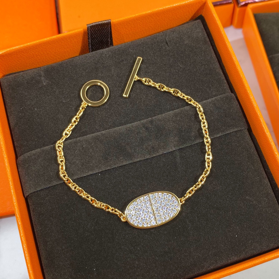 Hermès Round  H Pendant Bracelet