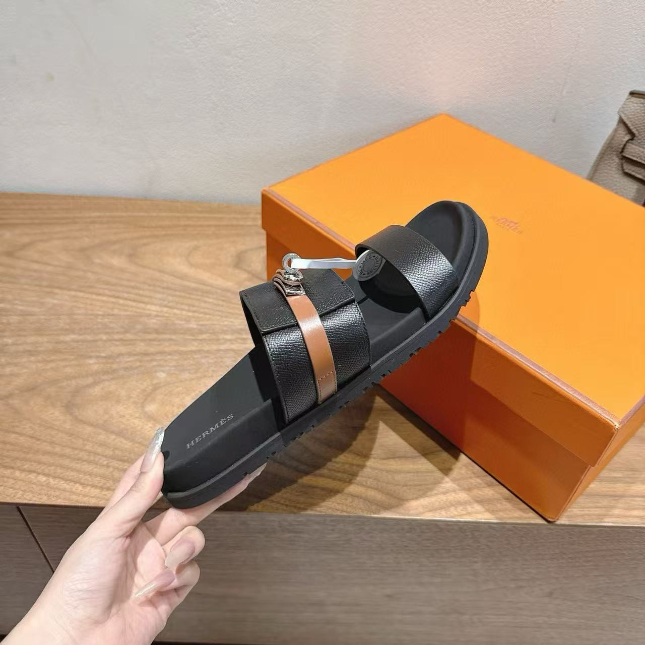 UA Hermès Jackson sandal