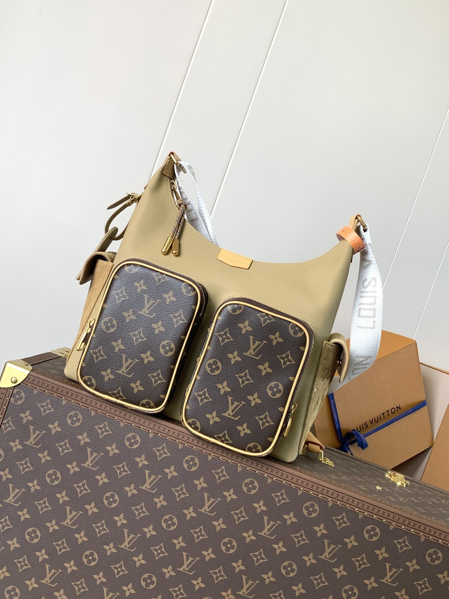 LV Hobo Cargo M12697 34.5x27x19.7cm