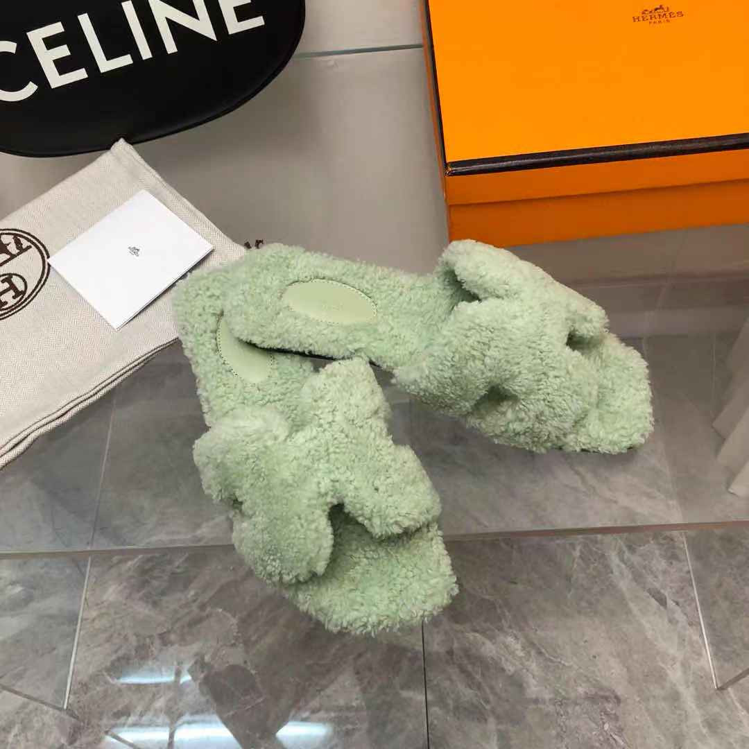 UA Hermès Oran sandal