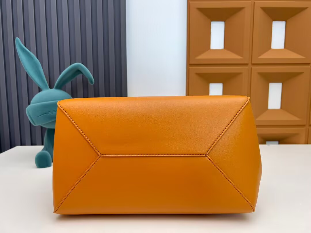 LV Sandwich Bag M24578 27 x 17 x 30 cm