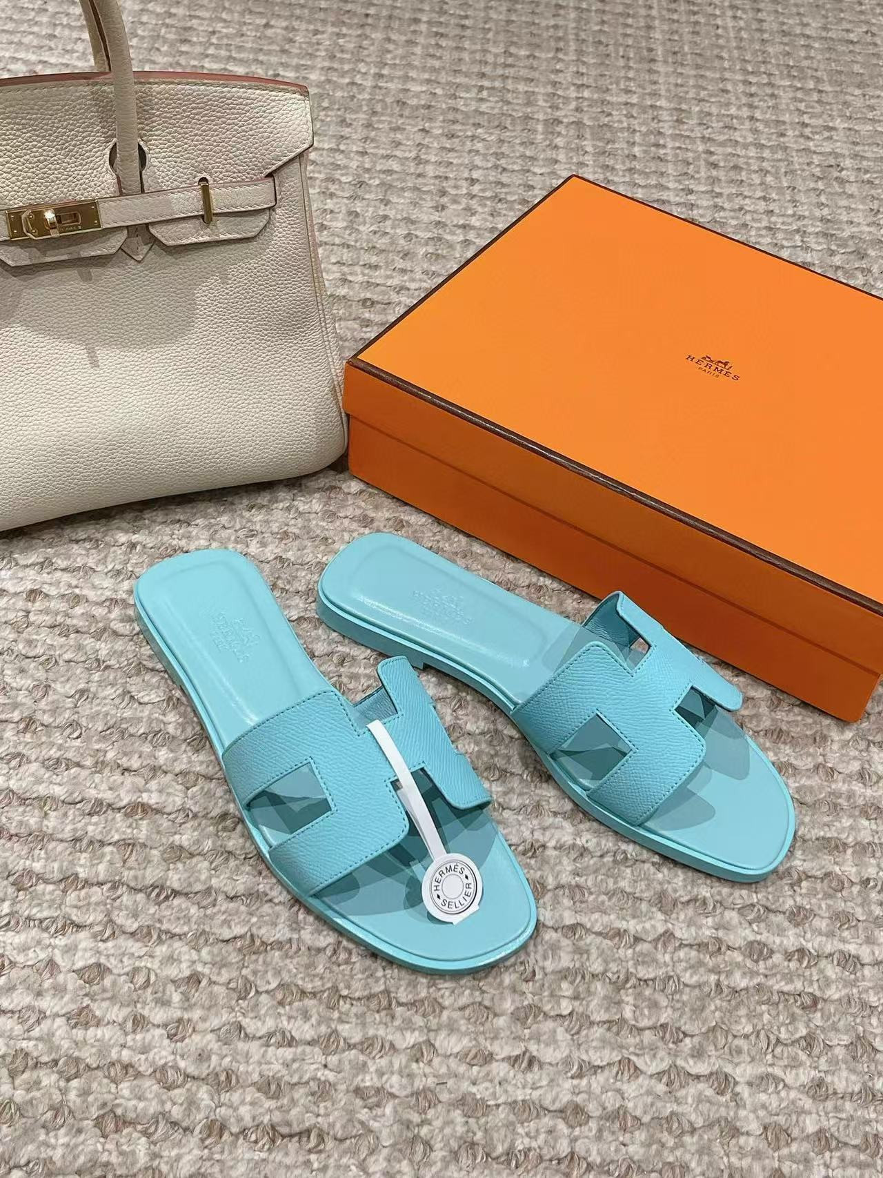 UA Hermès Oran sandal