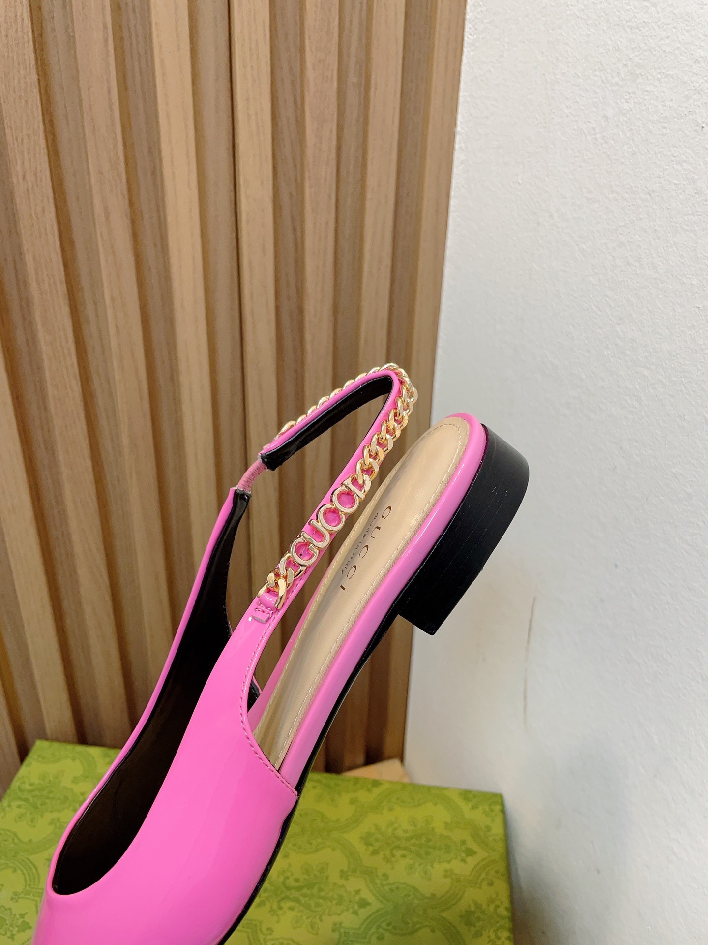 G*u*i signoria slingback pump flat shoes
