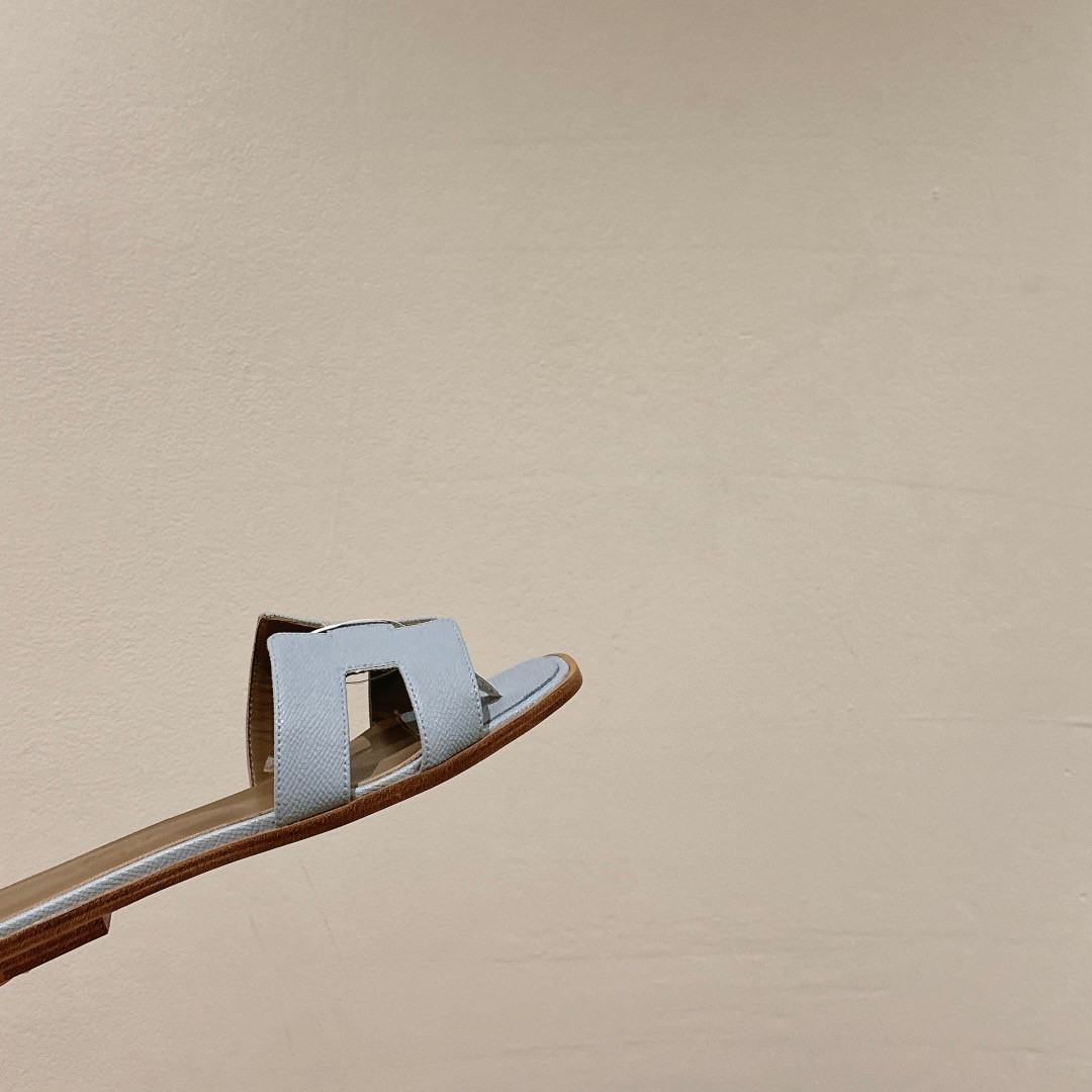 UA Hermès Oran sandal