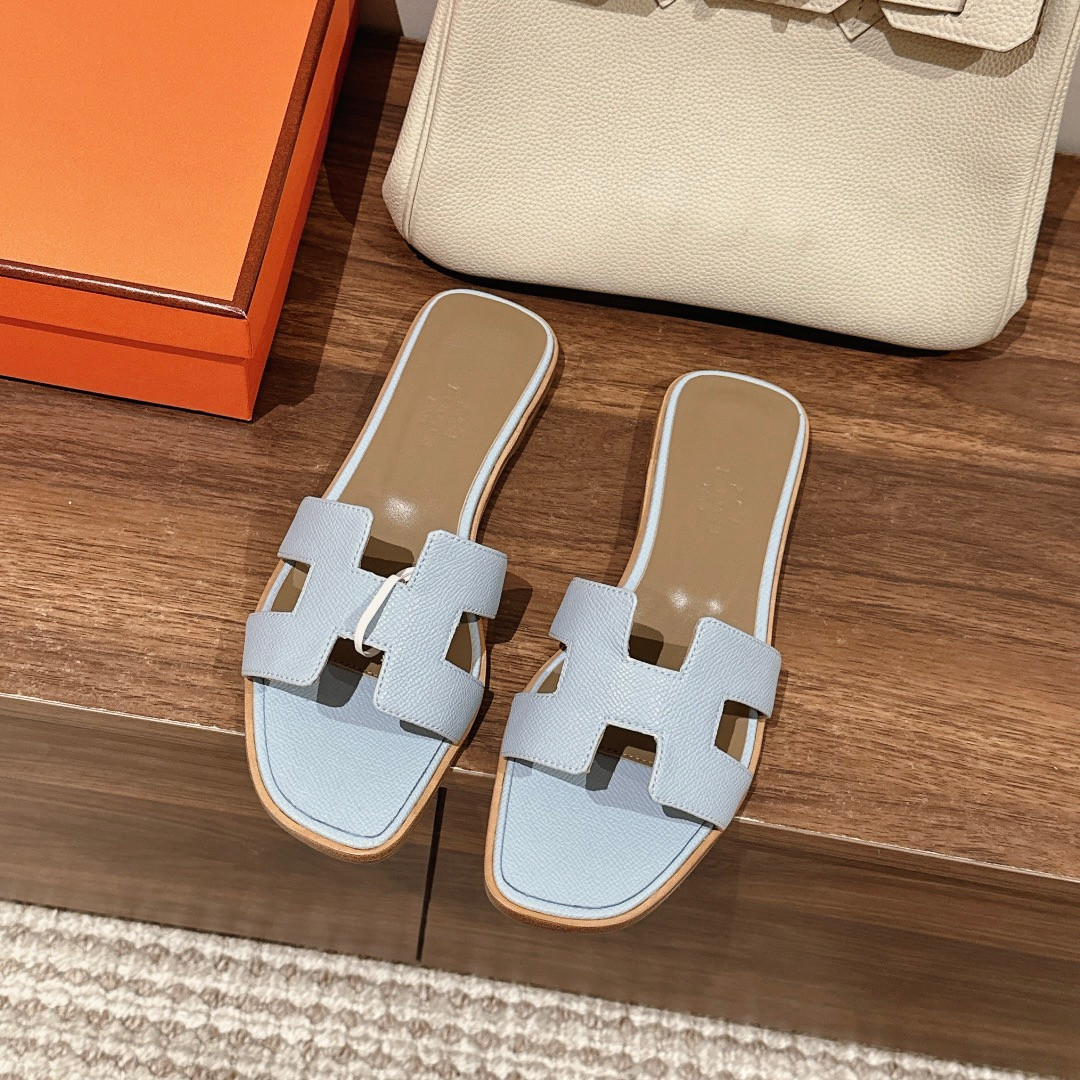 UA Hermès Oran sandal