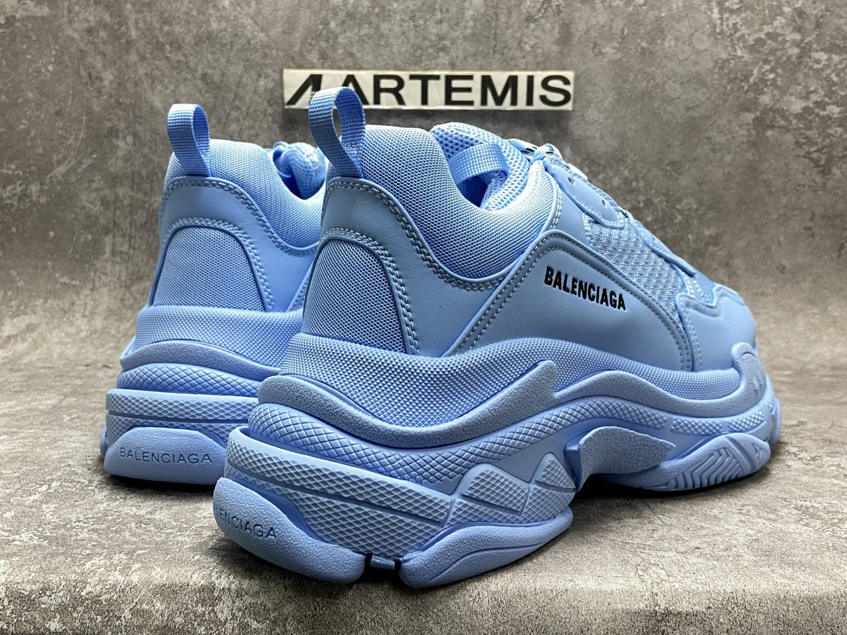 Balenciga Triple S Light Blue