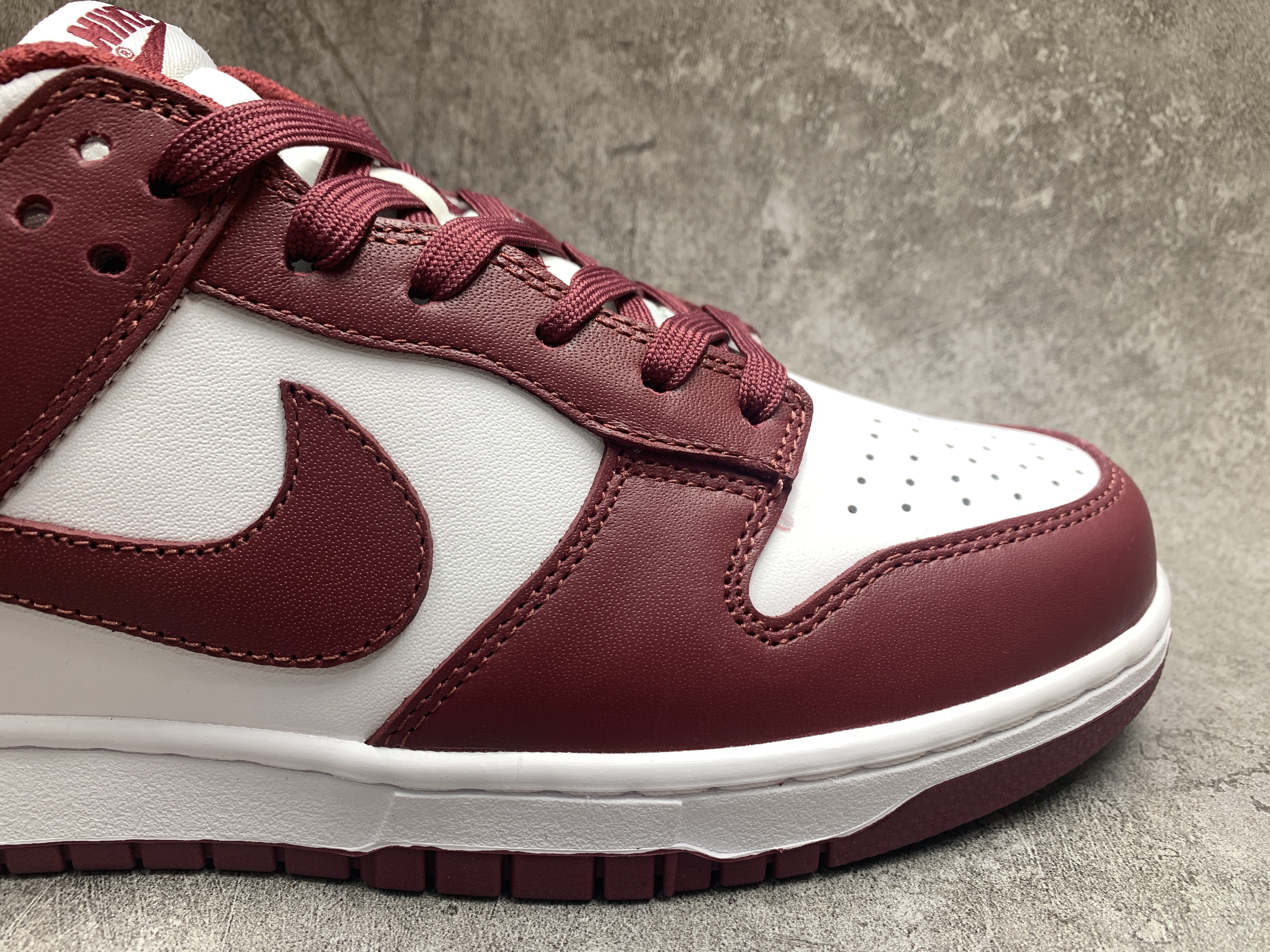 Nike Dunk Low Bordeaux