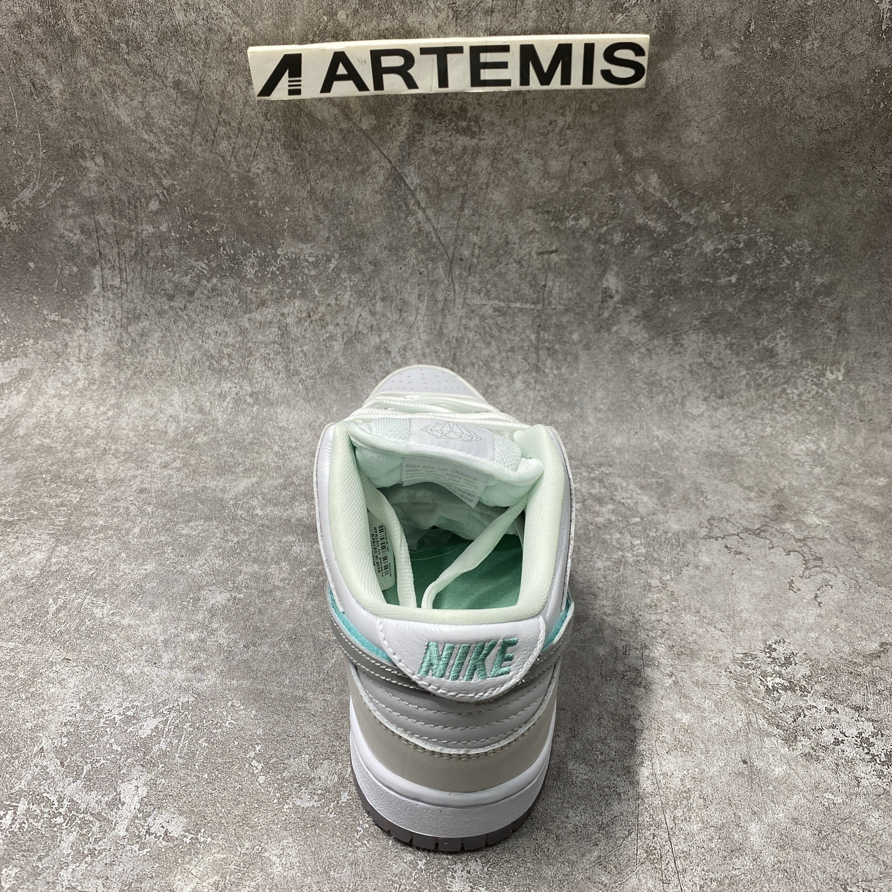 nike sb dunk low Di*m*nd s*pply co white Di*m*nd