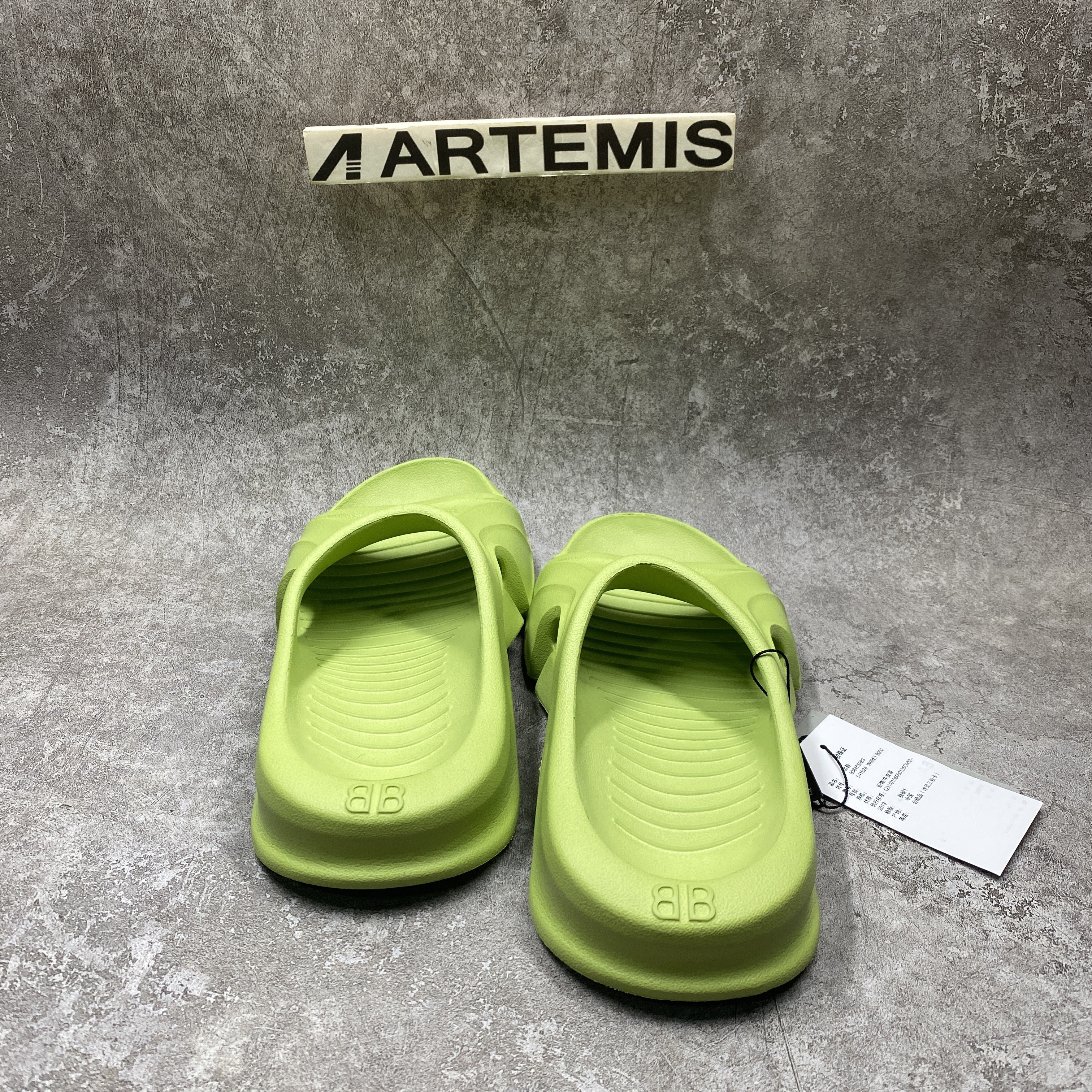 Balenciga Mold Slides Green (run one size bigger)