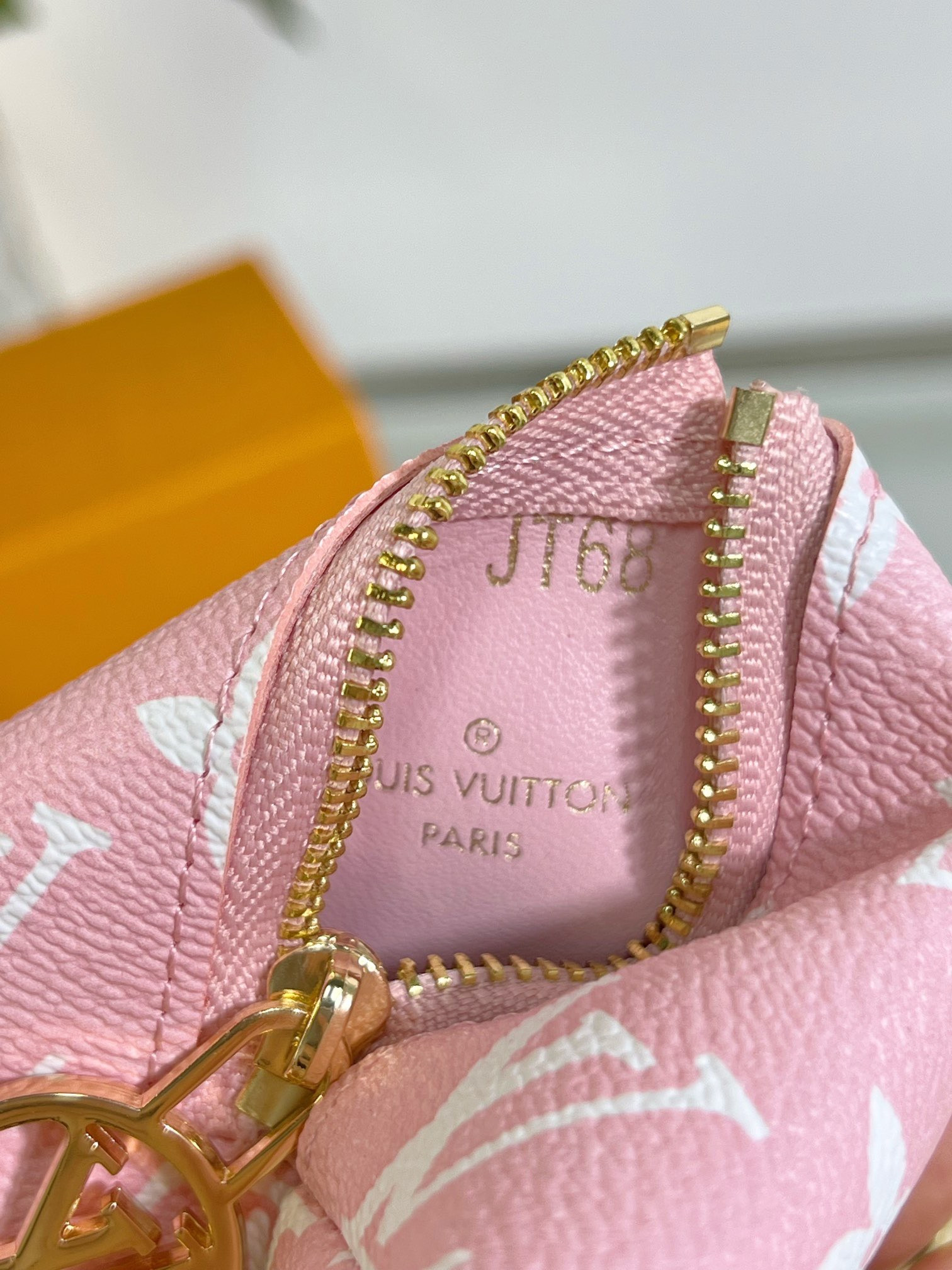 LV BERLINGOT BAG CHARM AND KEY HOLDER M00669