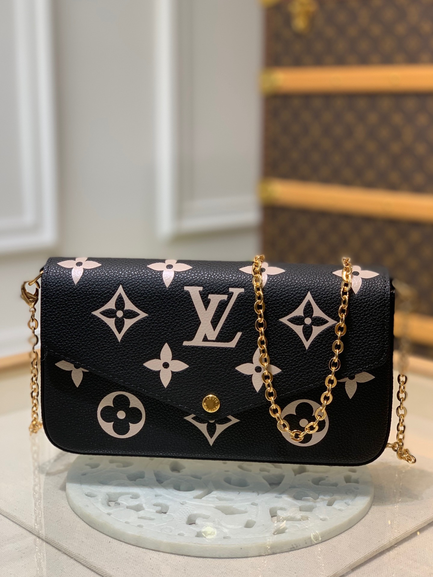 LV Félicie Pochette M69977