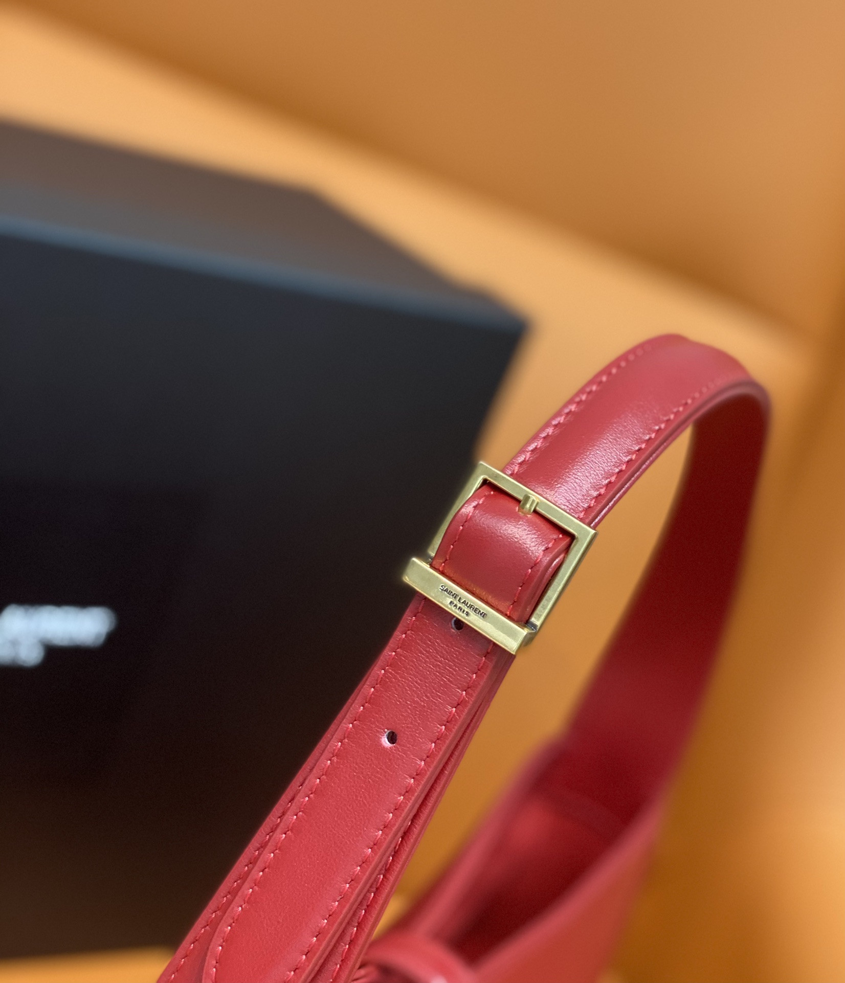 Y*L le 5 À 7 in smooth leather blanc red 23 x 16 x 6.5 cm