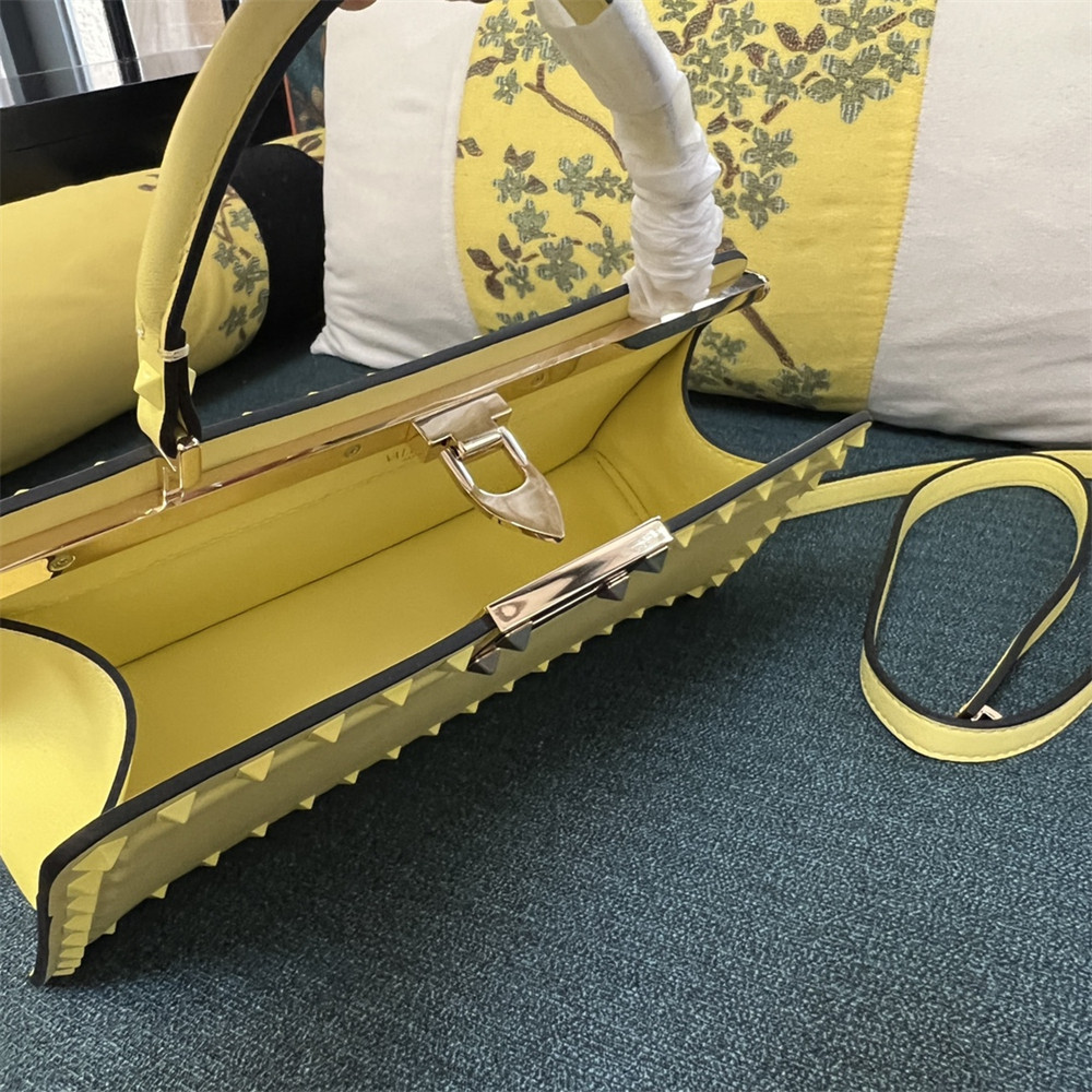 VALENTINO GARAVANI ROCKSTUD23 smooth calfskin handbag Yellow