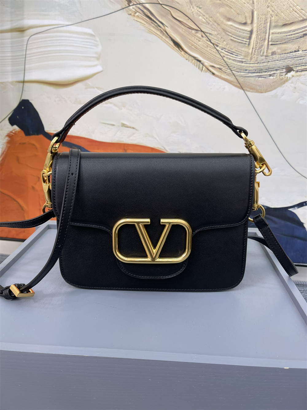 VALENTINO GARAVANI LOCÒ CALFSKIN SHOULDER SMALL BAG BLACK 22 x 16 x 7 cm