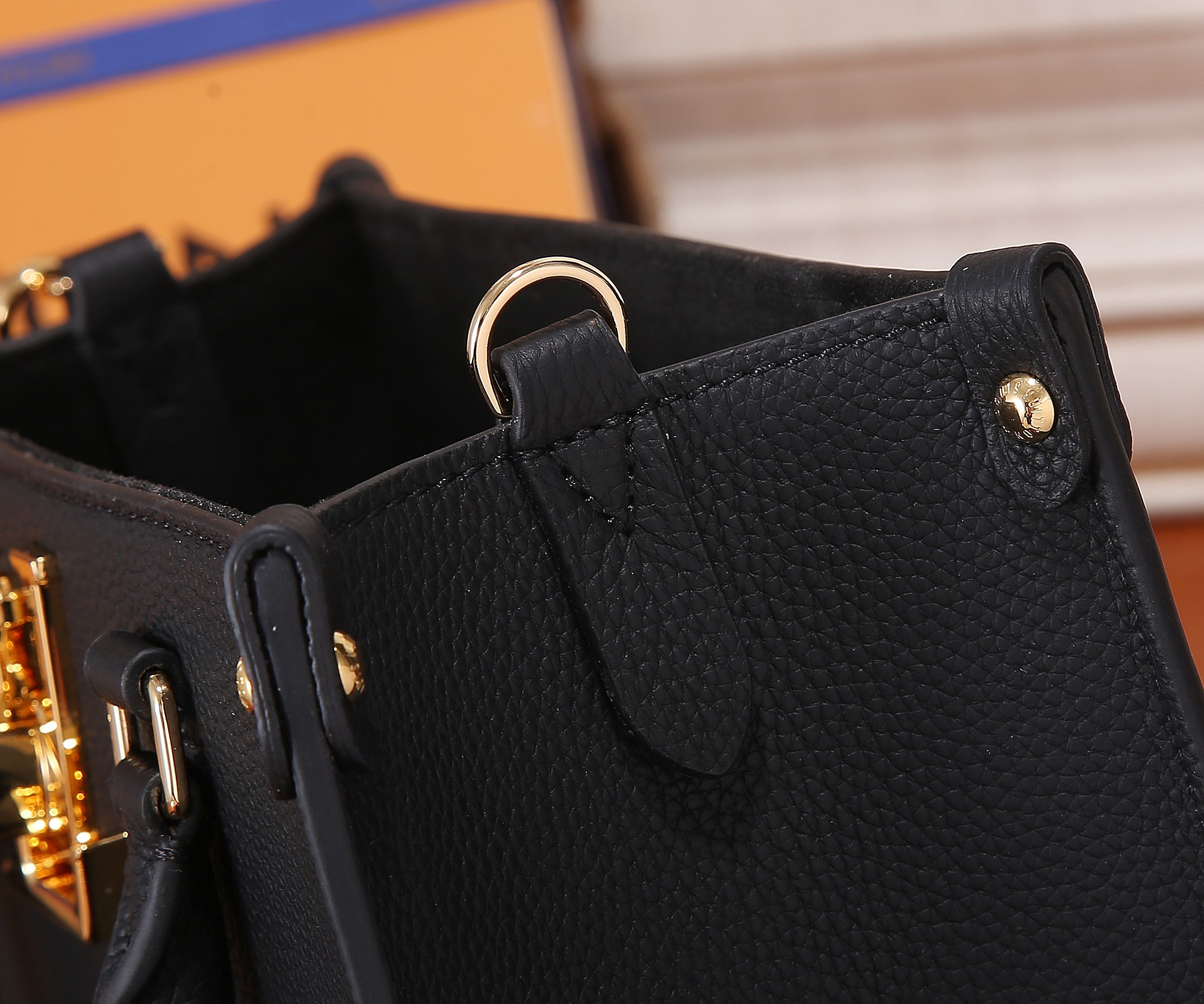 LV M22311 Lock & Go 9.6 x 7.5 x 4.1 inches