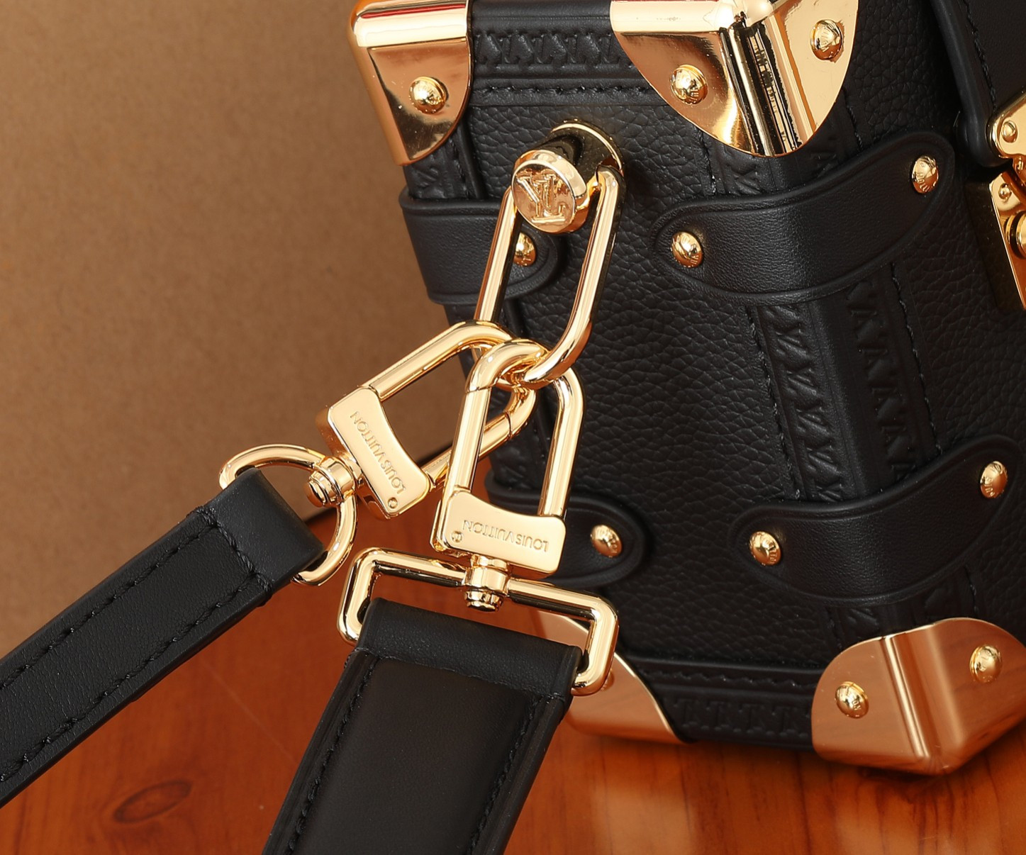 LV Side Trunk PM M23817   7.1 x 4.9 x 3.1 inches