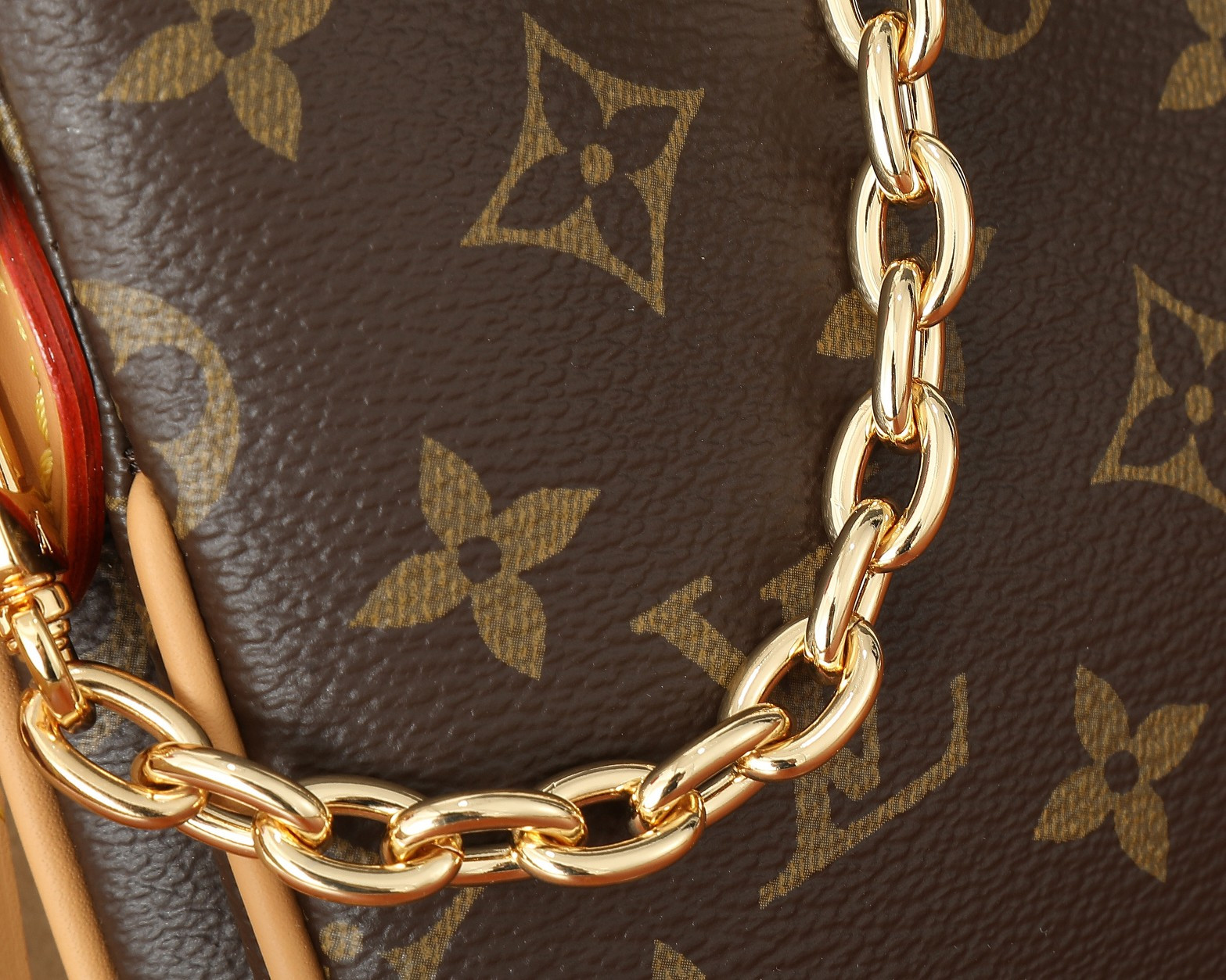 LV Liv Pochette M83008 9.6 x 5.3 x 2.6 inches