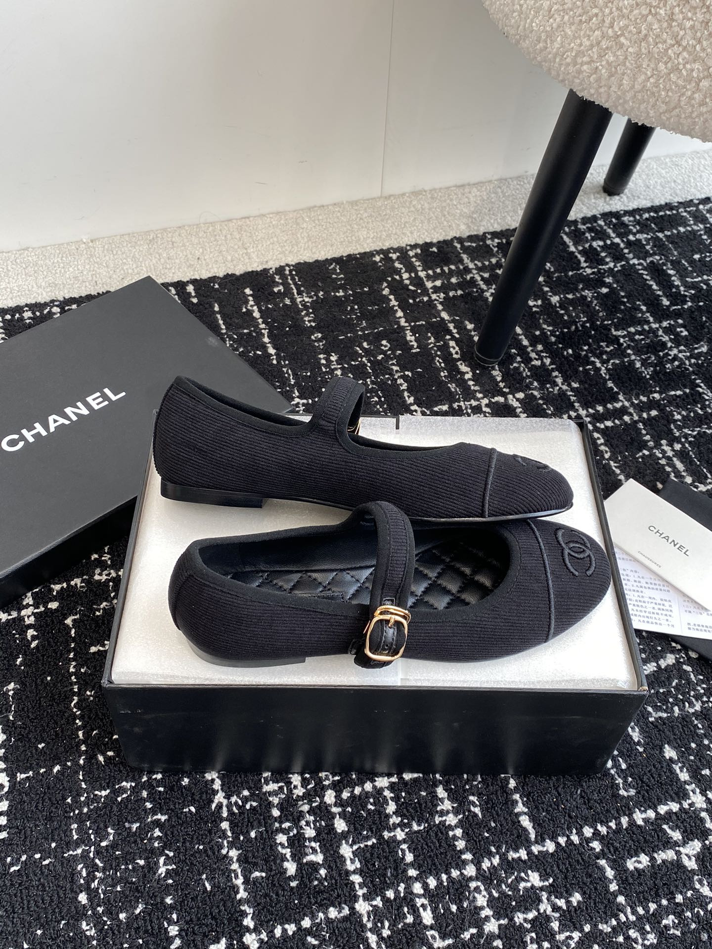 ua Ch*el mary janes  cotton & silk