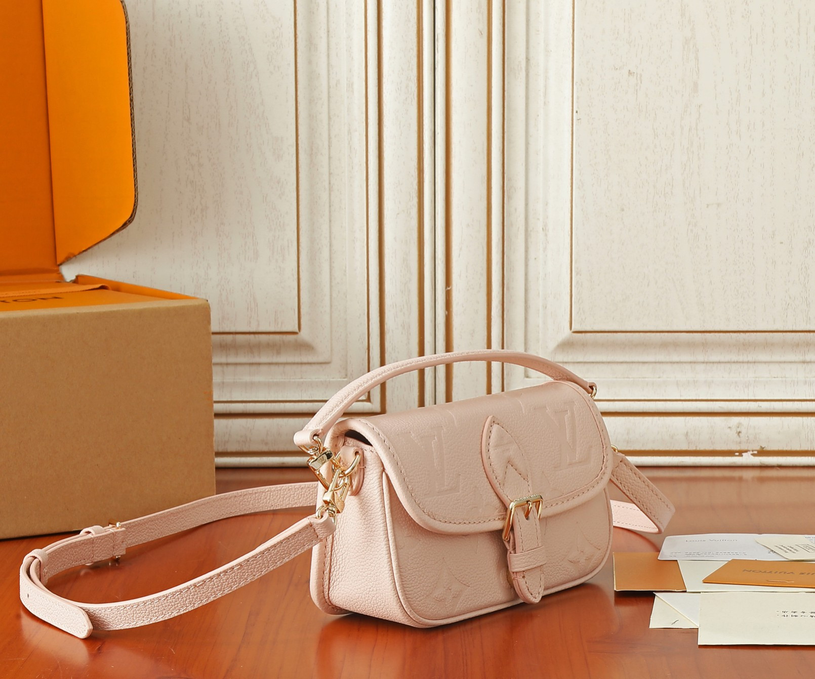 LV Nano Diane M83566 7.5 x 4.1 x 2.4 in