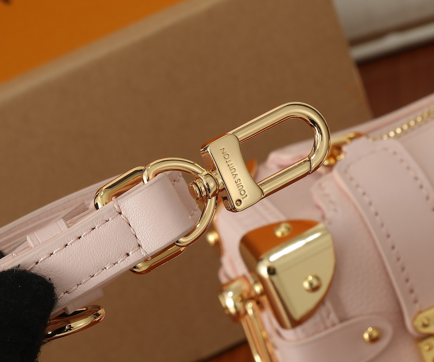 LV Side Trunk PM M25071 7.1 x 4.9 x 3.1 in