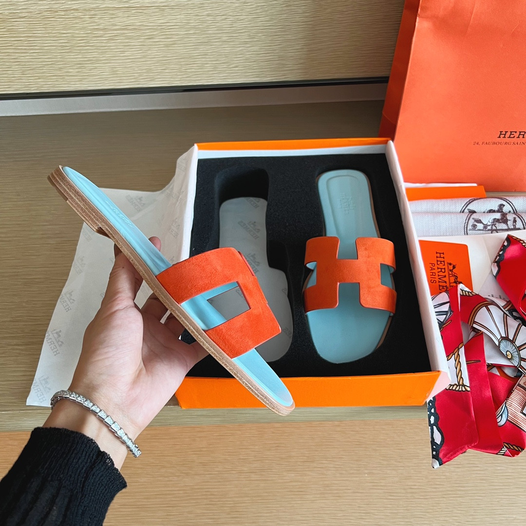 UA Hermès Oran sandal