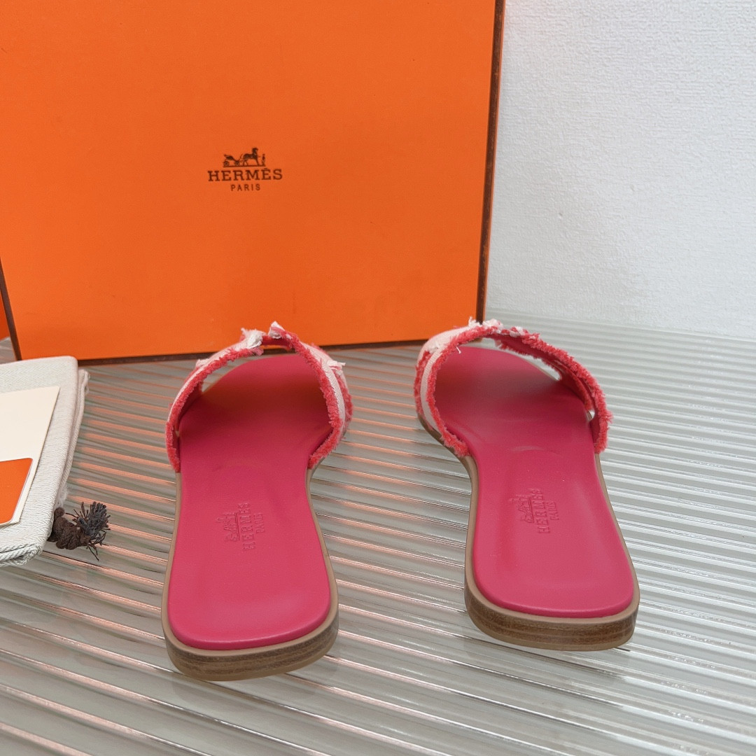 UA Hermès Oran sandal