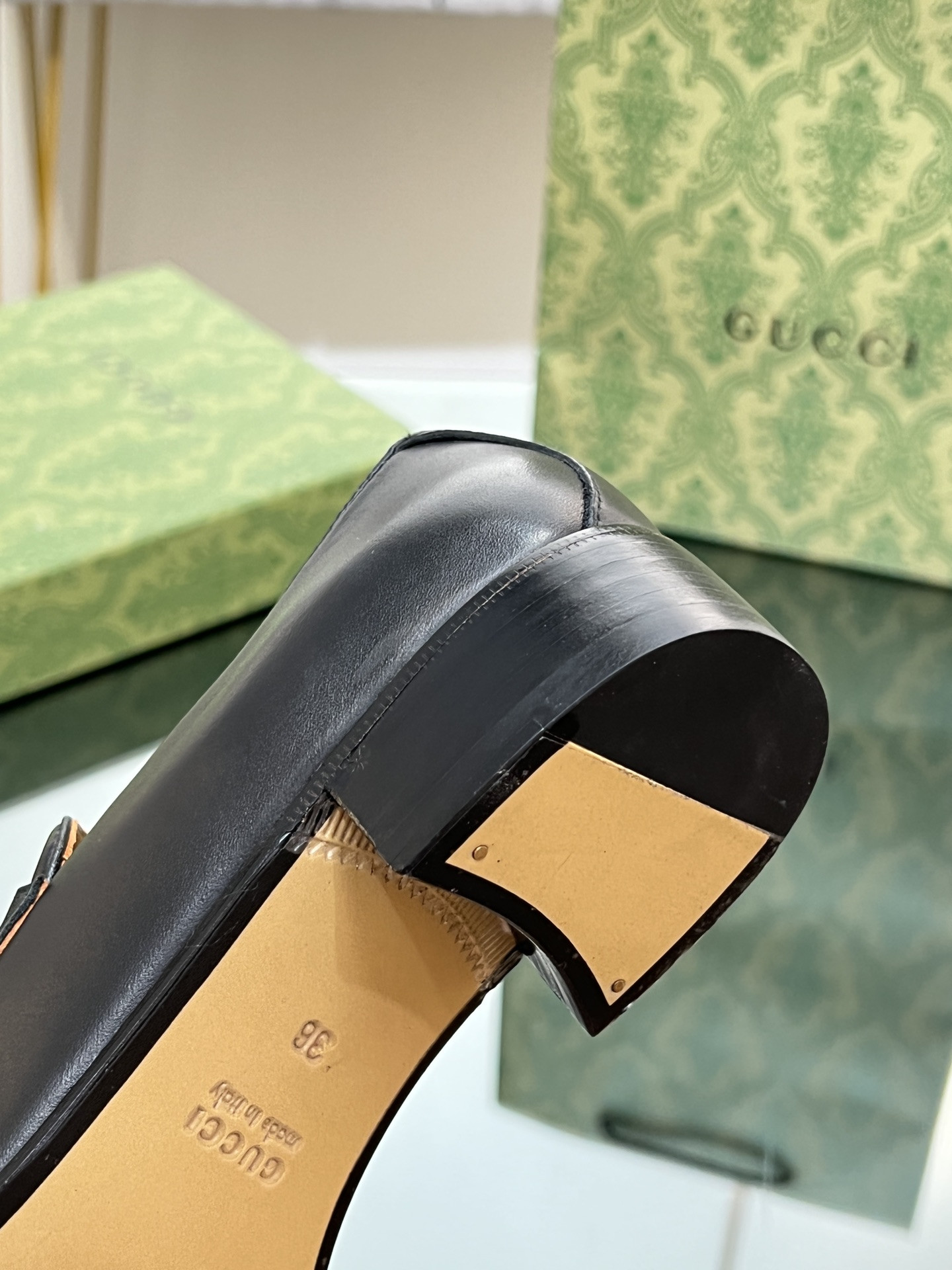 ua G*u*i interlocking g loafer