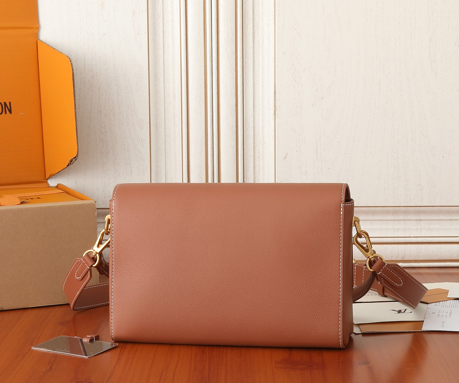 LV Soft Twist M24640 10.6 x 7.5 x 3.5 inches