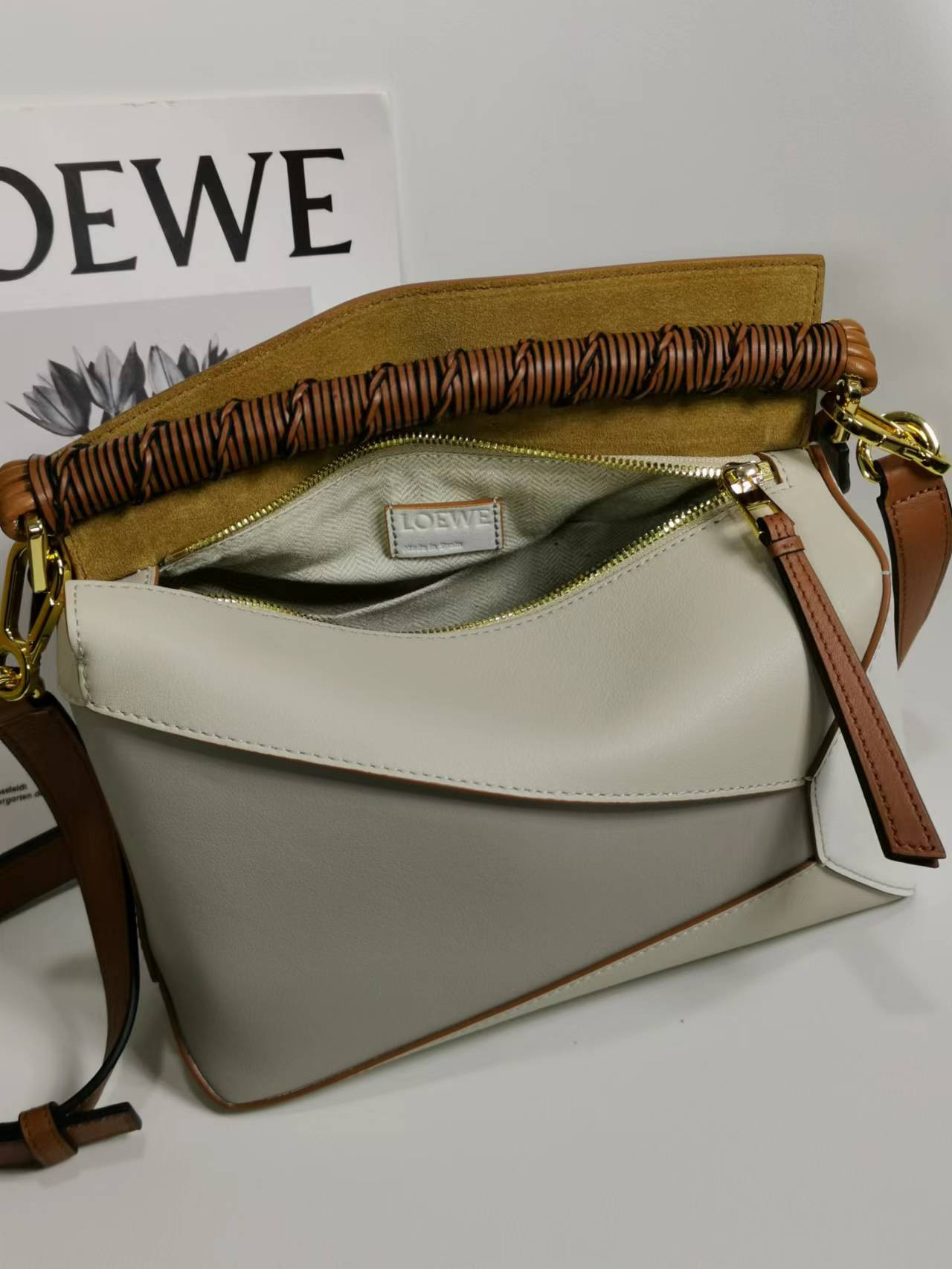 L0ew* small puzzle bag in classic calfskin 24x10.5x16.5cm