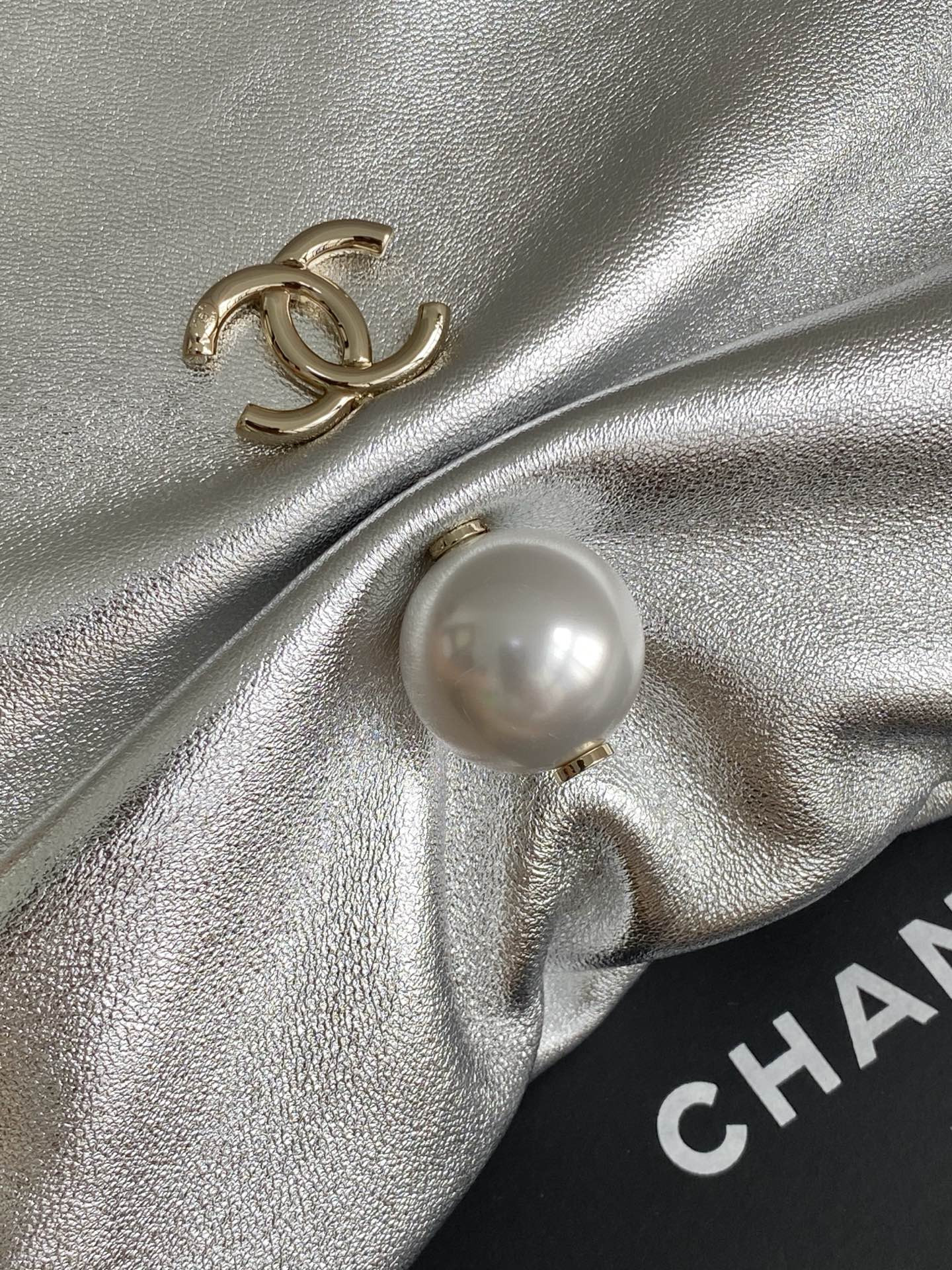 Ch*el clutch with chain 14x24x5cm